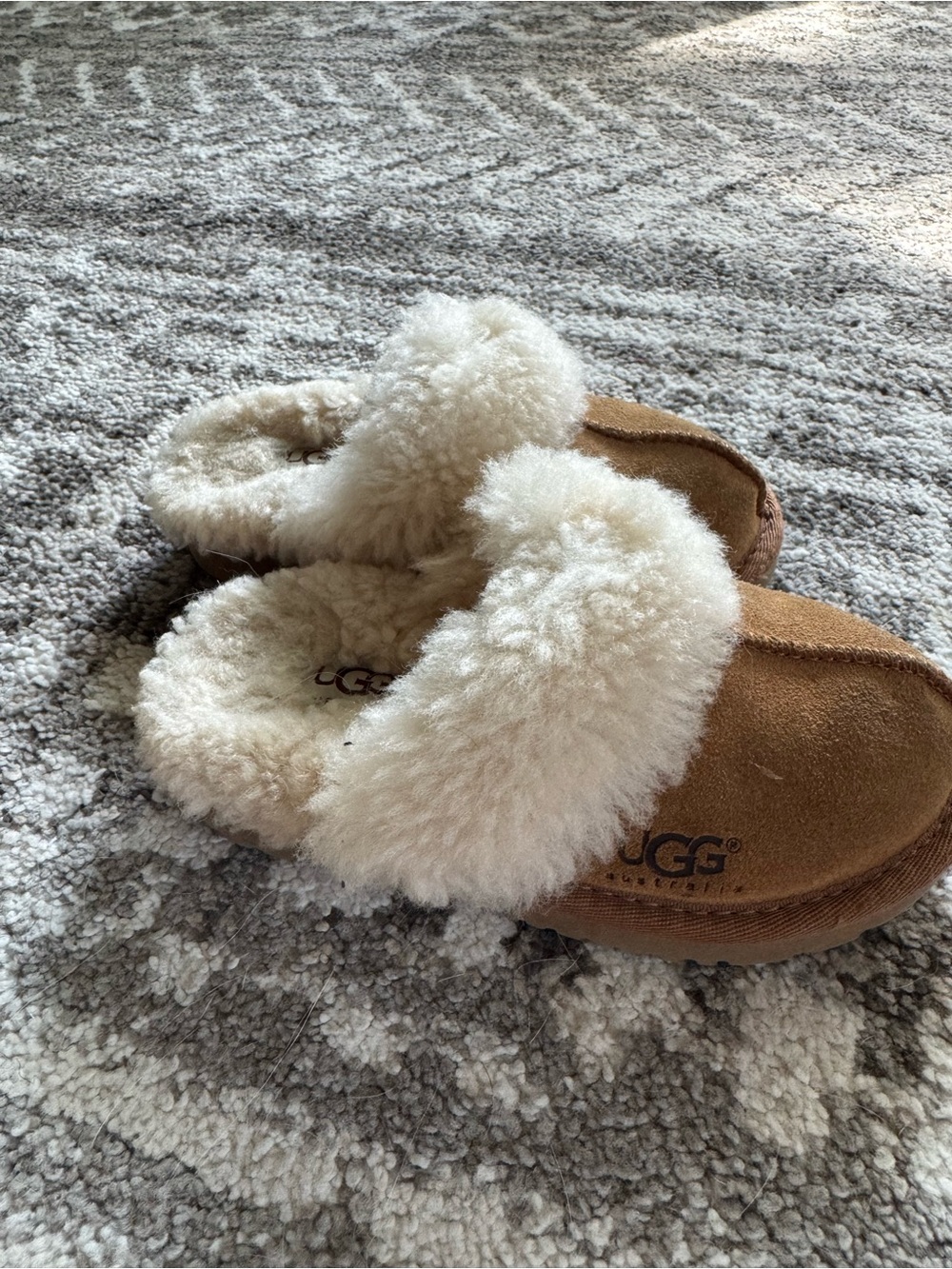 Kids UGG Chestnut Suede Sheepskin Slide Slippers with Cream Fur